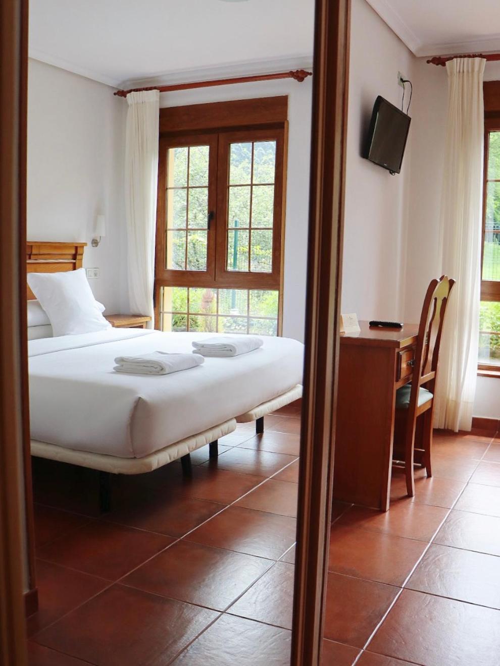 Hotel Pugide Llanes Extérieur photo