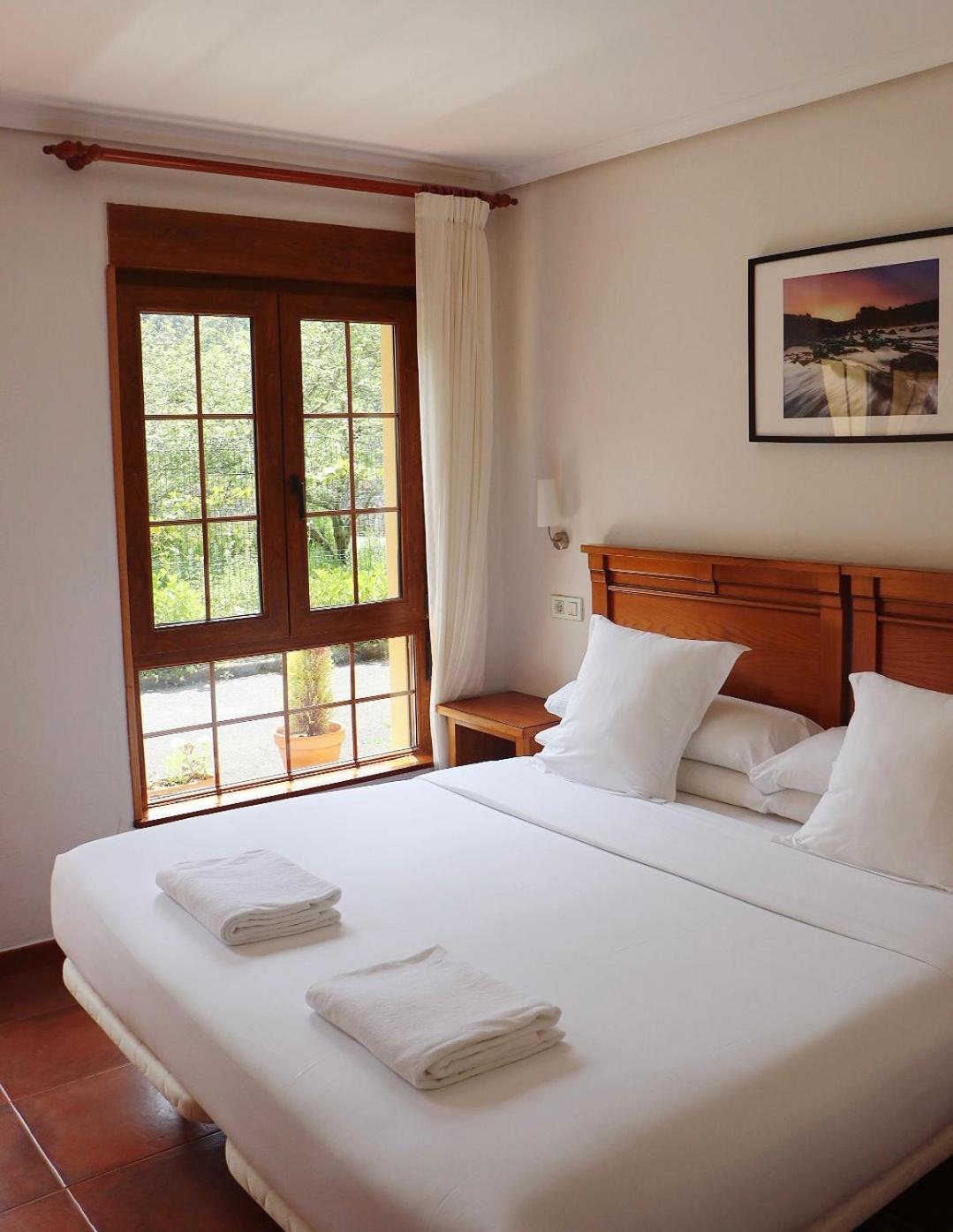 Hotel Pugide Llanes Extérieur photo