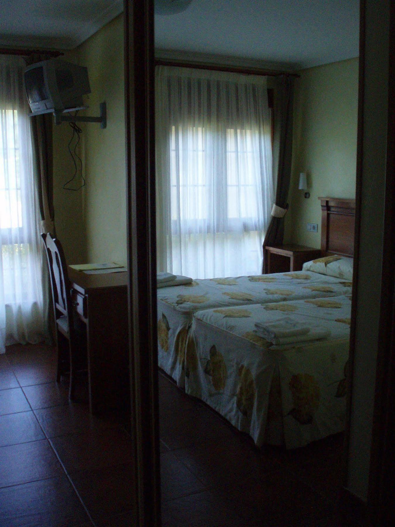 Hotel Pugide Llanes Extérieur photo